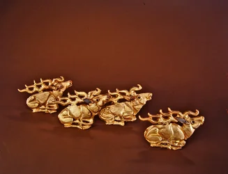 Rentier, vier Platten von einem Holzköcher (Gold & Türkis)